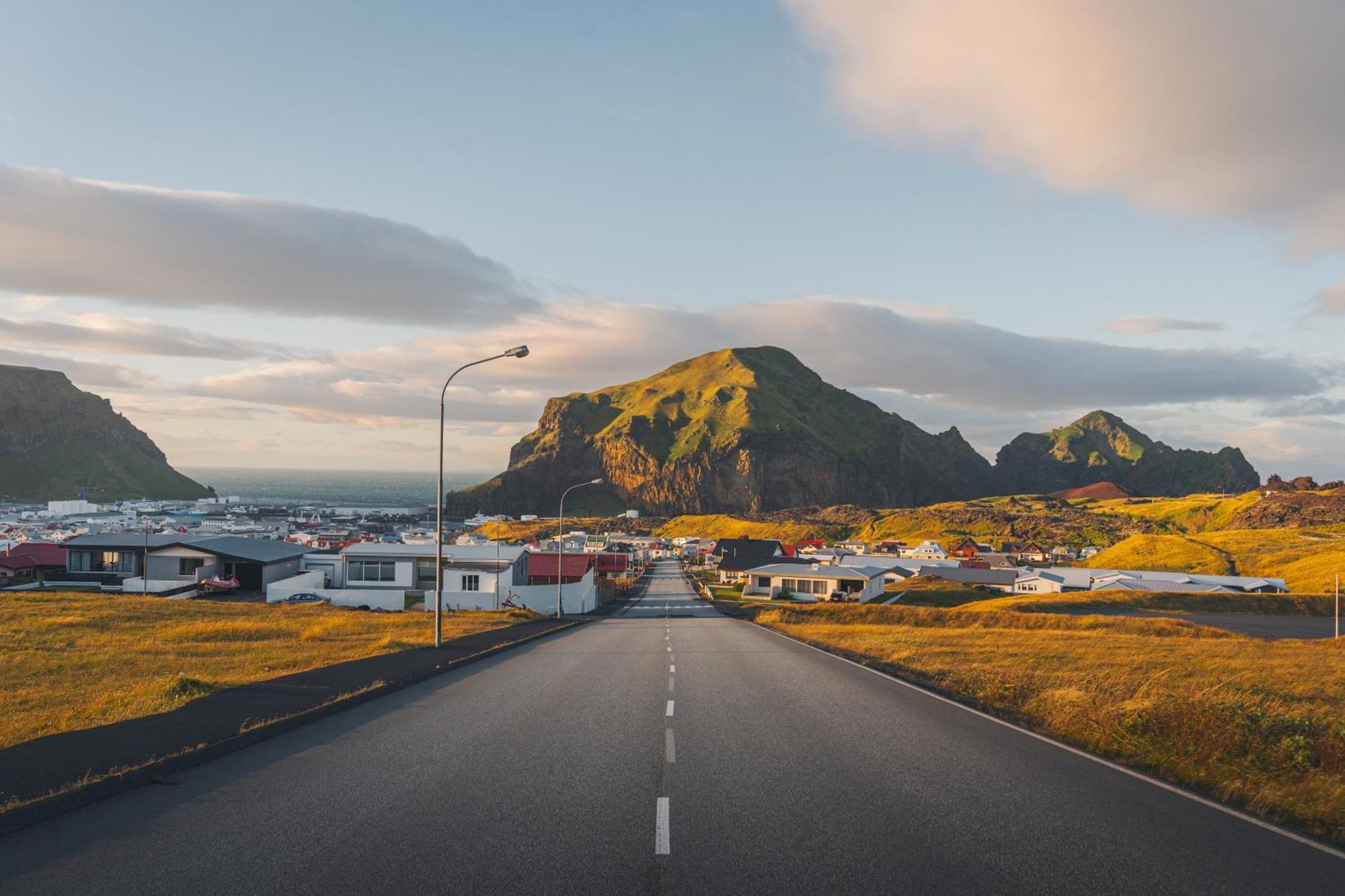 Westman Islands Inn Vestmannaeyjar Exterior photo